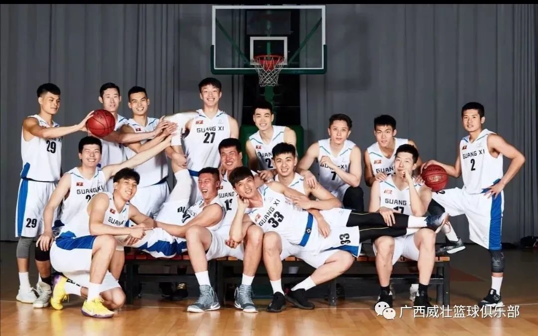 篮球防守训练中如何提高体能和耐力_0